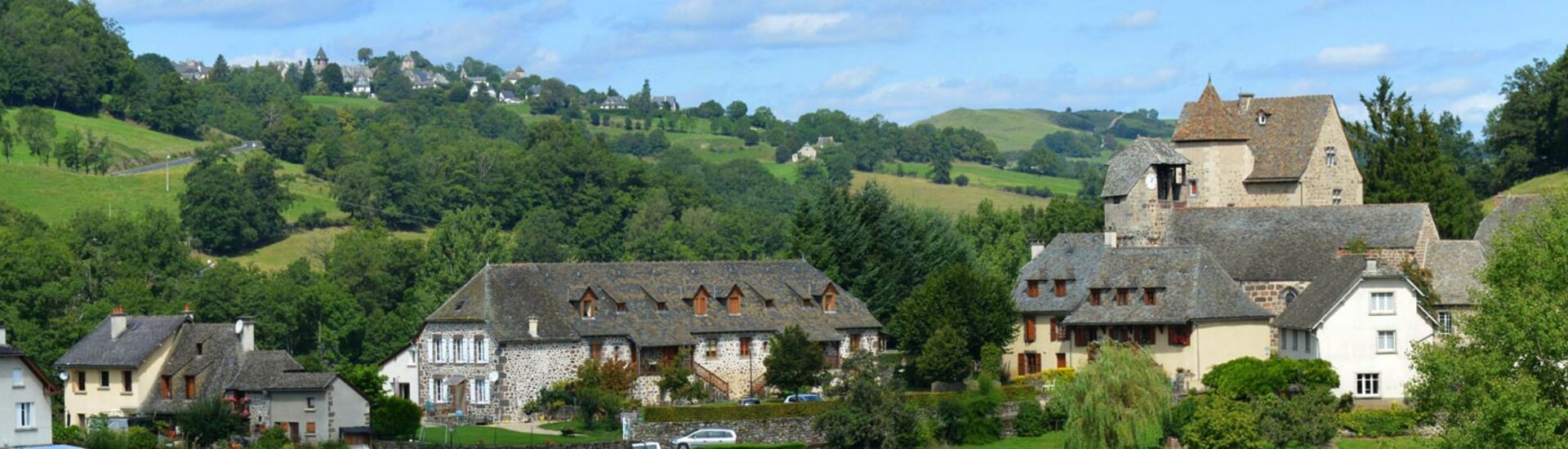 Vue aérienne en drône de Brommat